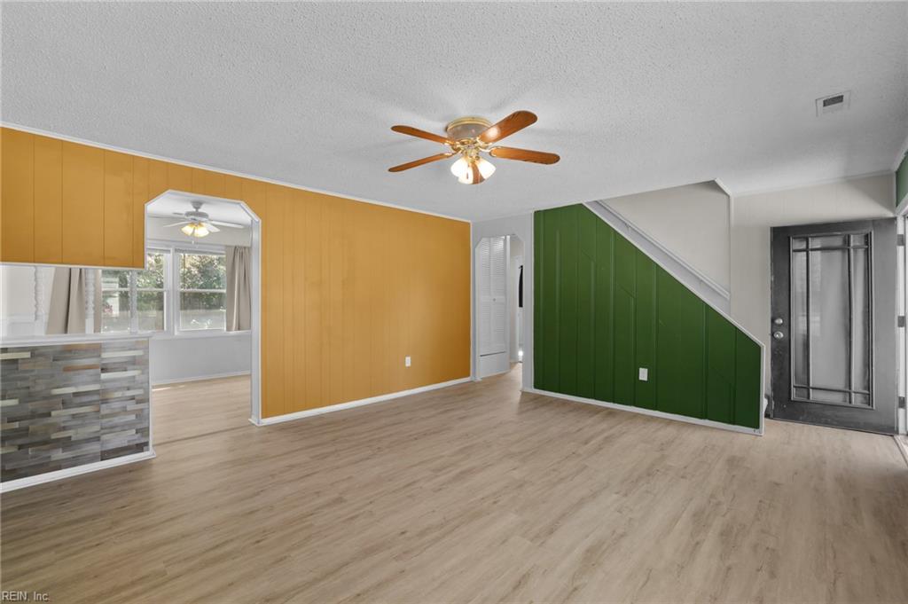 1719 N Lakeland Dr Property Photo 5