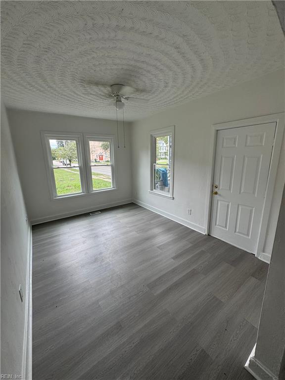 3210 Llewellyn Ave Property Photo 2