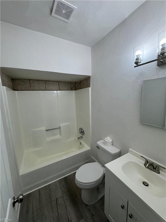3210 Llewellyn Ave Property Photo 7