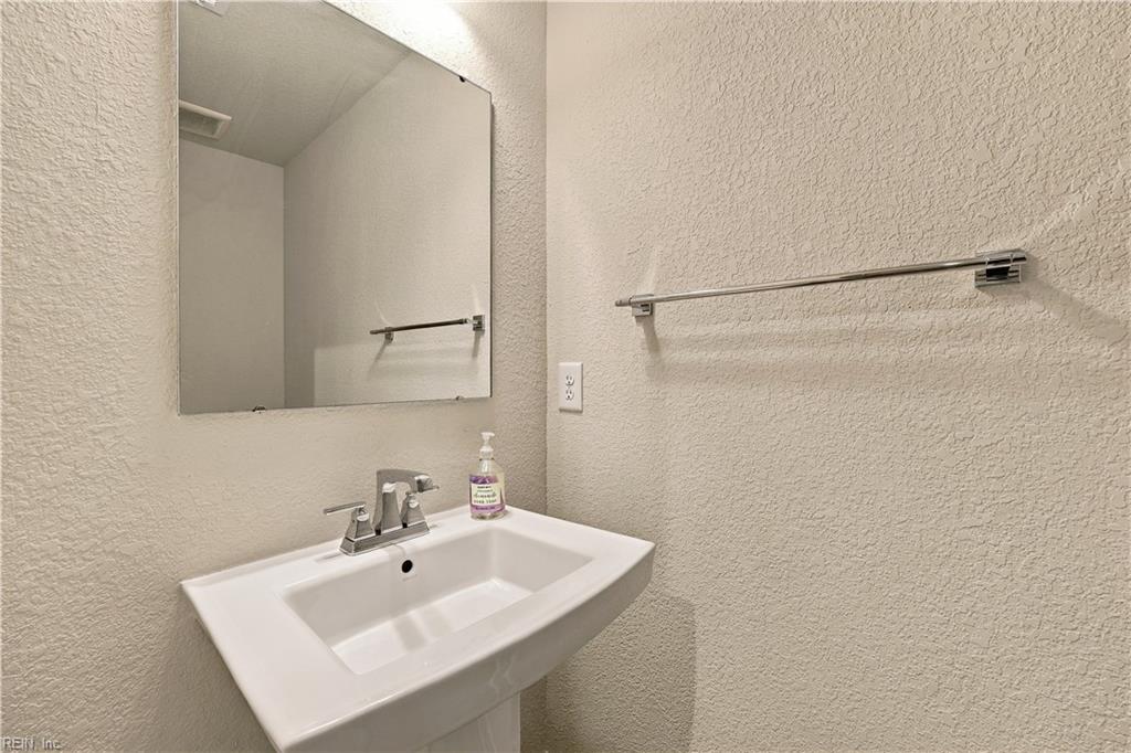 511 Eldridge Ln Property Photo 22