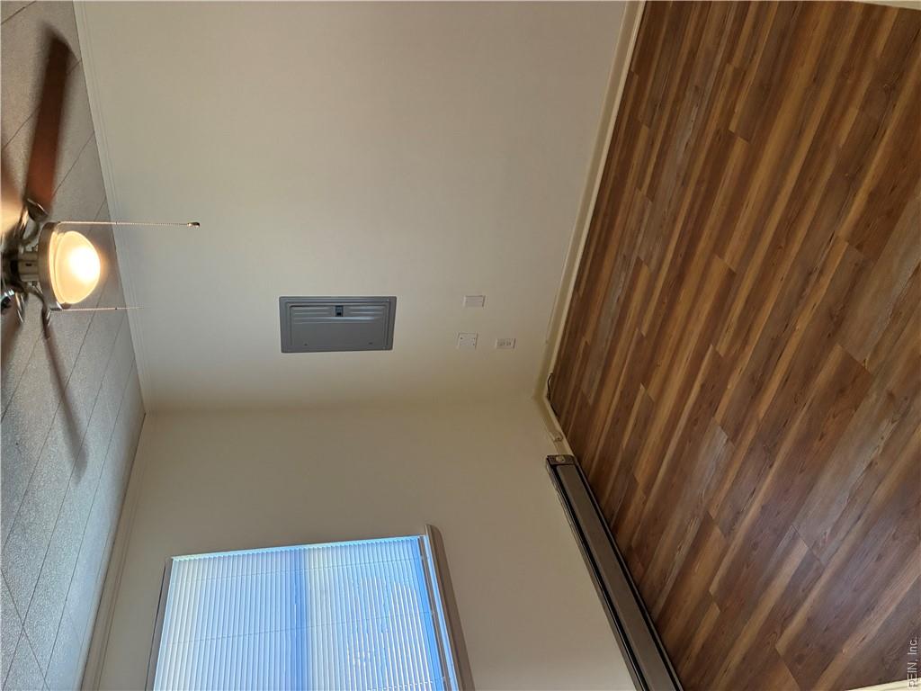 4131 Everett St Property Photo 2