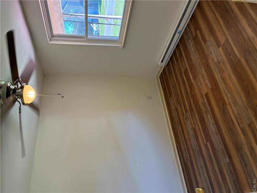 4131 Everett St Property Photo 4