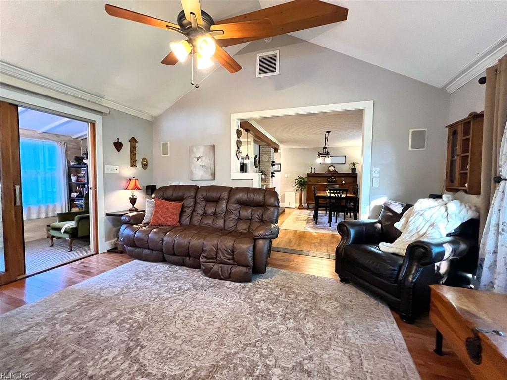 11 Dwight Rd Property Photo 8