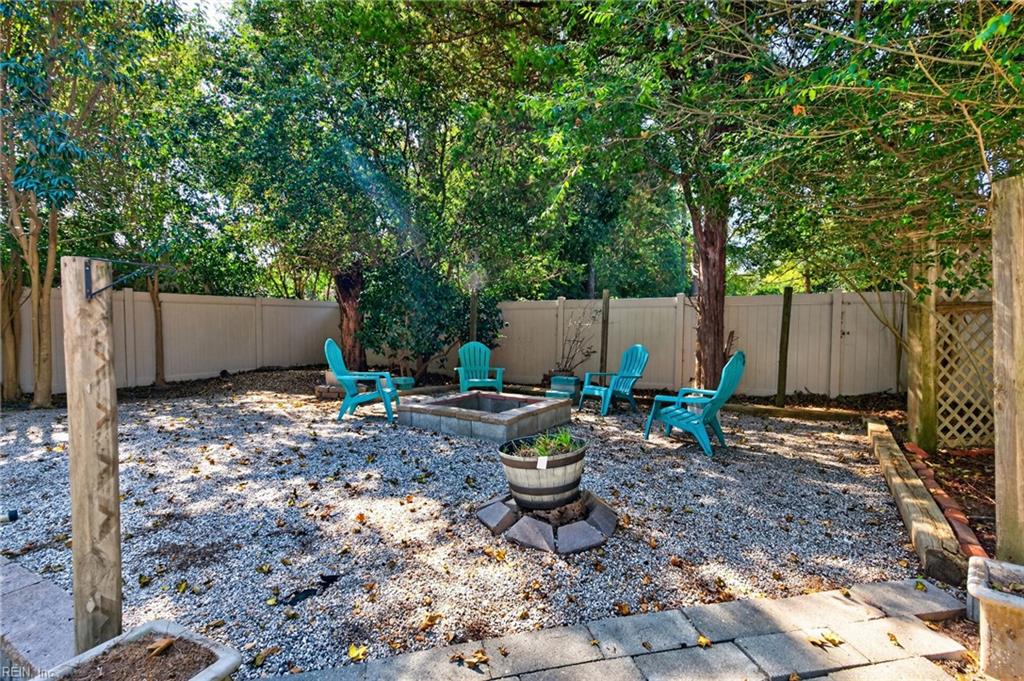1637 Wakefield Dr Property Photo 37
