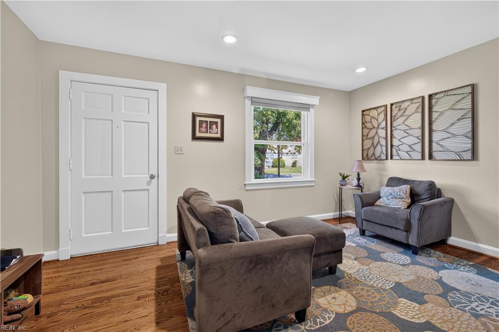 26 Langley Ave Property Photo 2
