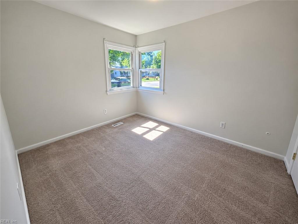 1129 78th St Property Photo 12