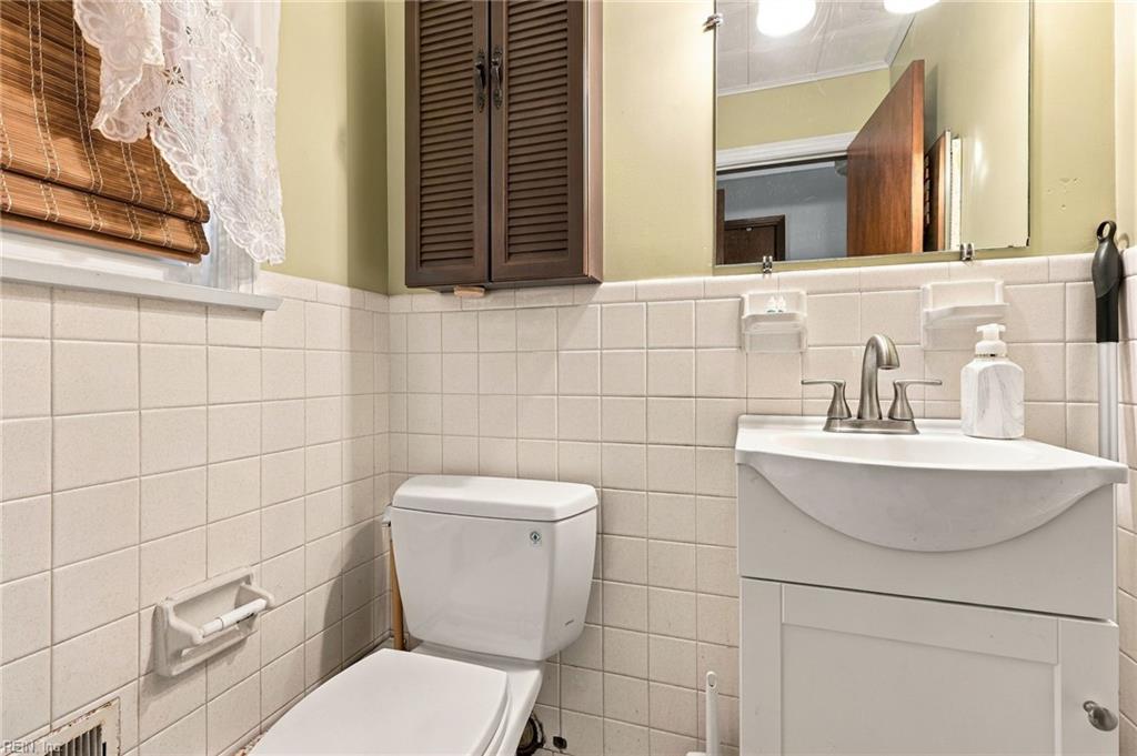 140 Cherry St Property Photo 24