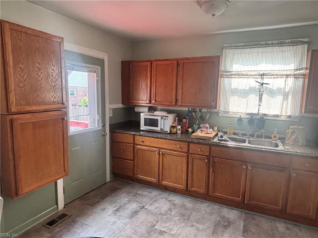 317 E Evans St Property Photo 6