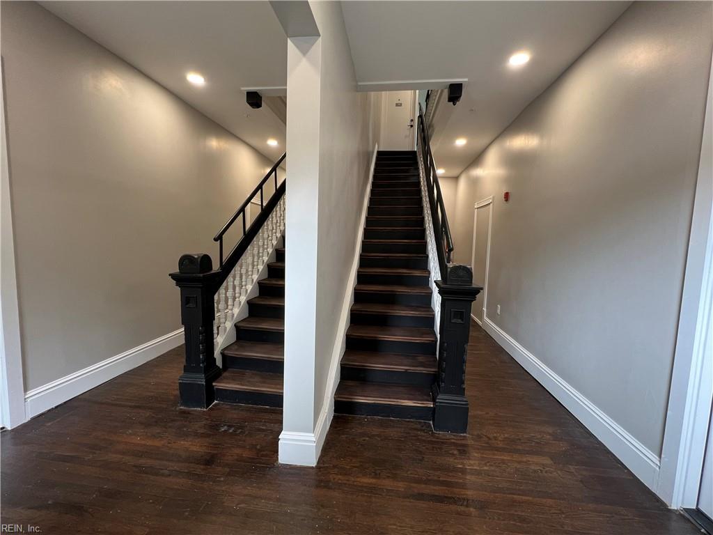 223 29th St Property Photo 15