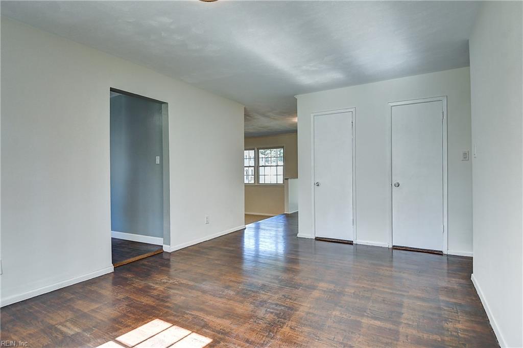 5313 Sherluck Rd Property Photo 8