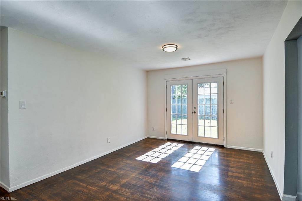 5313 Sherluck Rd Property Photo 10