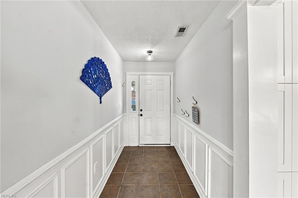 212 Waterwood Way Property Photo 6