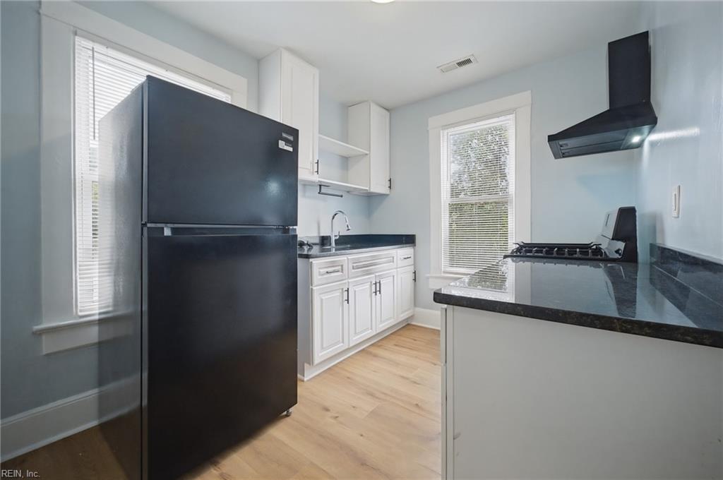 2840 Ballentine Blvd Property Photo 7