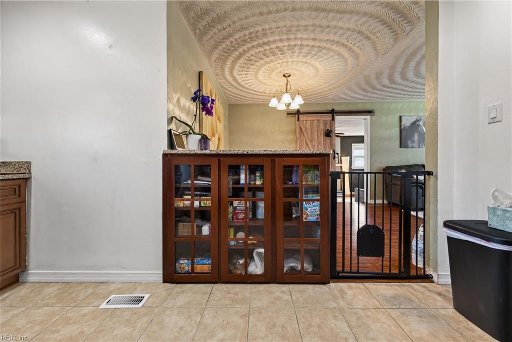 3741 Linnet Ln Property Photo 8