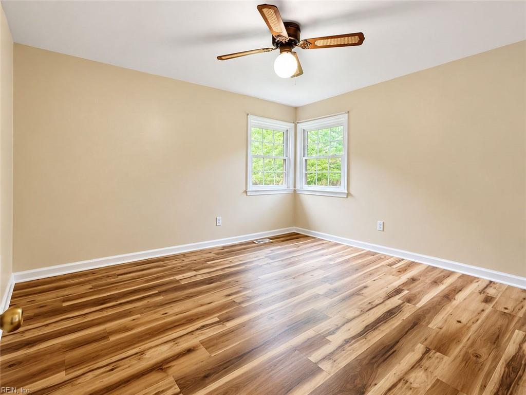 8 Sheralyn Plz Property Photo 10