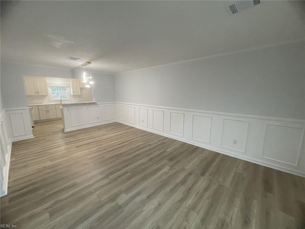 5305 Thornbury Ln Property Photo 8