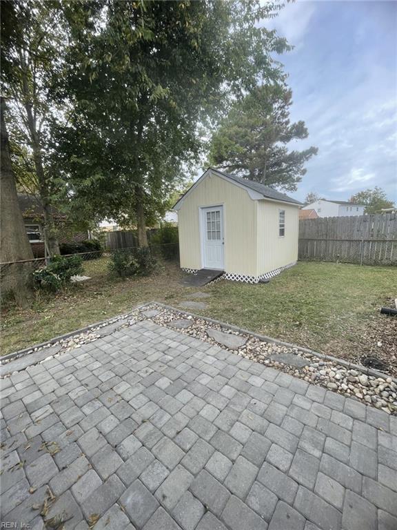 5305 Thornbury Ln Property Photo 25