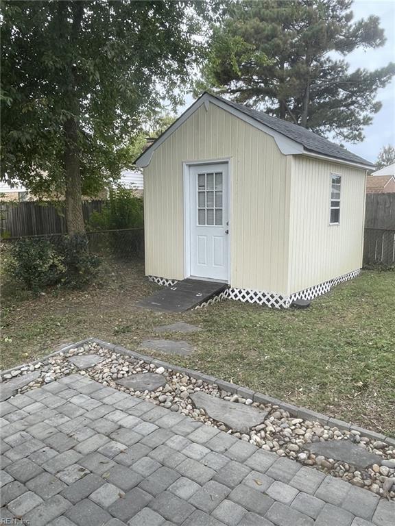 5305 Thornbury Ln Property Photo 26