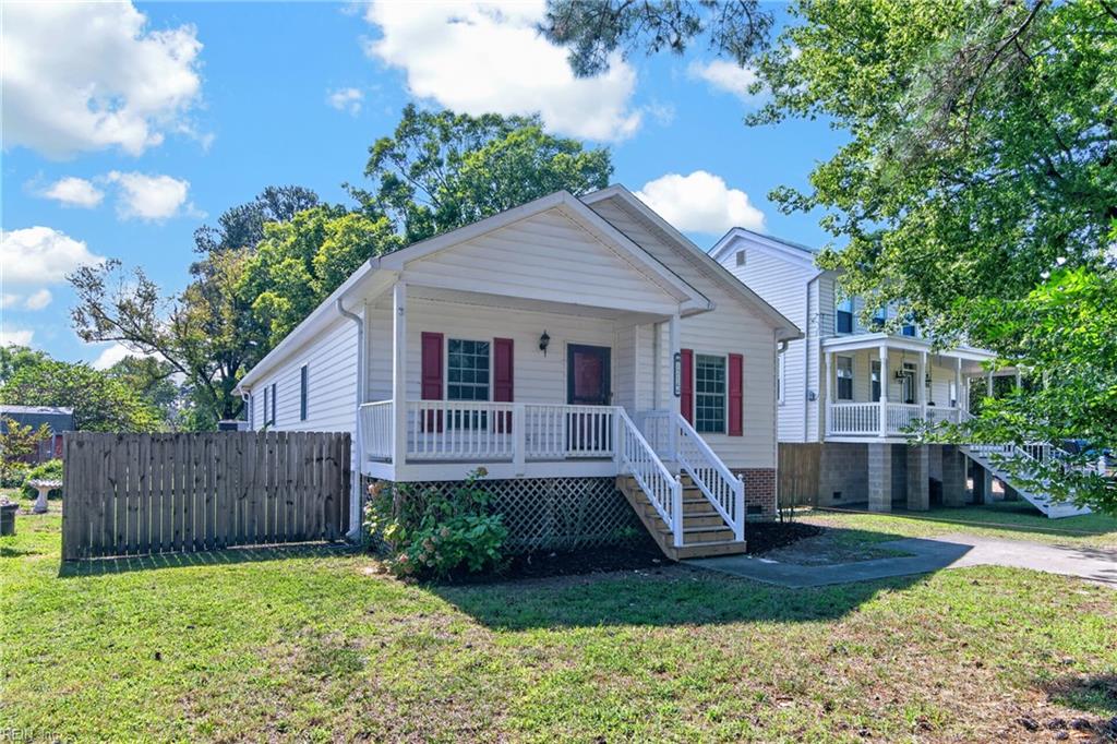 1214 Poquoson Ave Property Photo 1