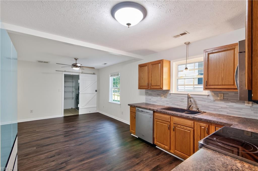 1214 Poquoson Ave Property Photo 4