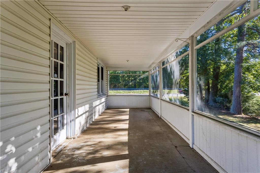 8472 George Washington Memorial Hwy Property Photo 5