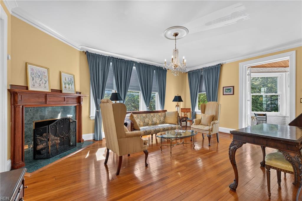 800 Graydon Ave Property Photo 1