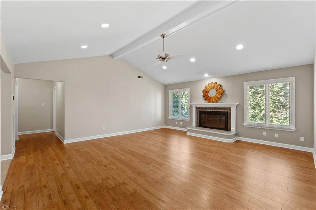 1852 Timberwood Ln Property Photo 5
