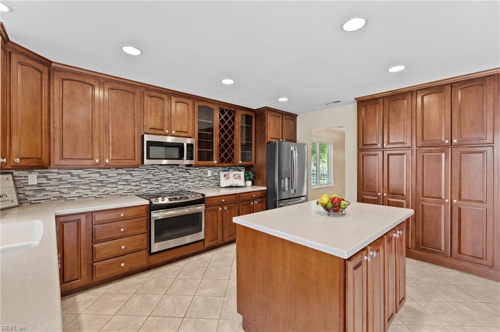 1852 Timberwood Ln Property Photo 9