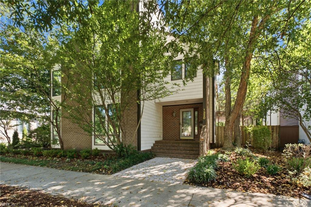 1320 Botetourt Gdns Property Photo 2
