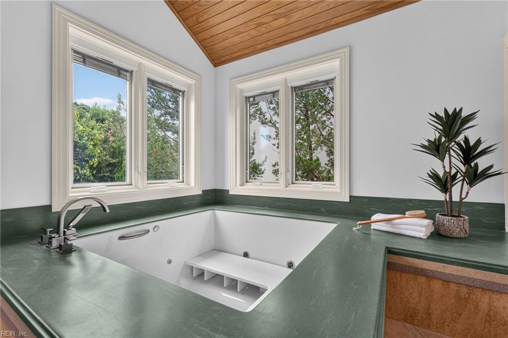 1320 Botetourt Gdns Property Photo 28