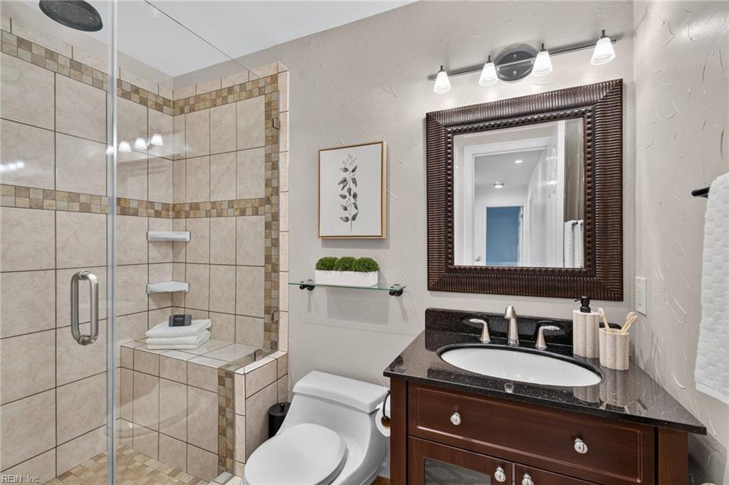 1320 Botetourt Gdns Property Photo 35