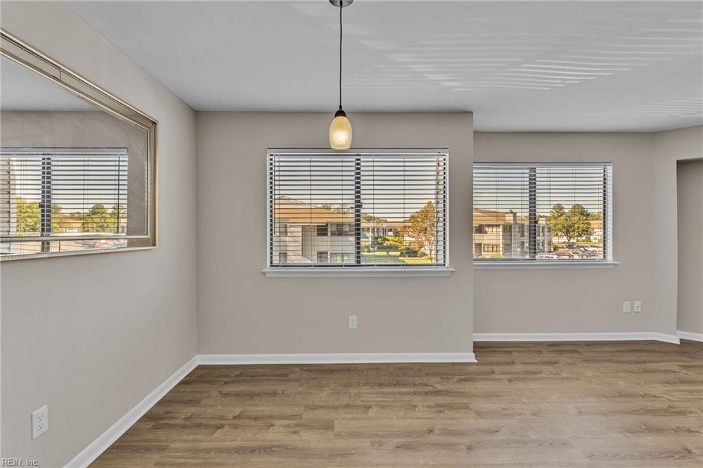 550 Pheasant Rn Property Photo 9