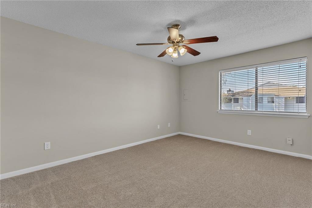 550 Pheasant Rn Property Photo 12