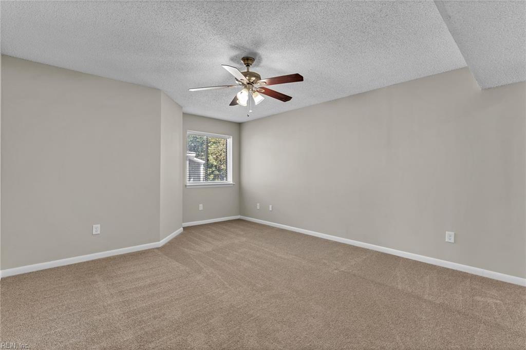 550 Pheasant Rn Property Photo 18