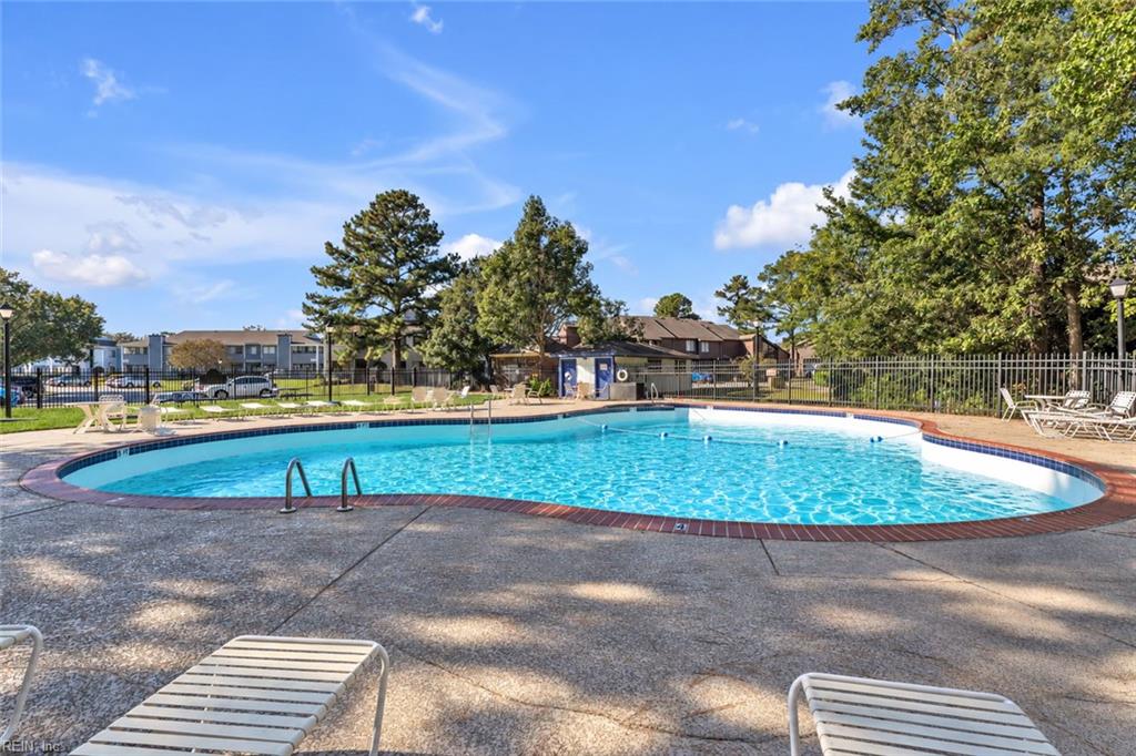 550 Pheasant Rn Property Photo 25