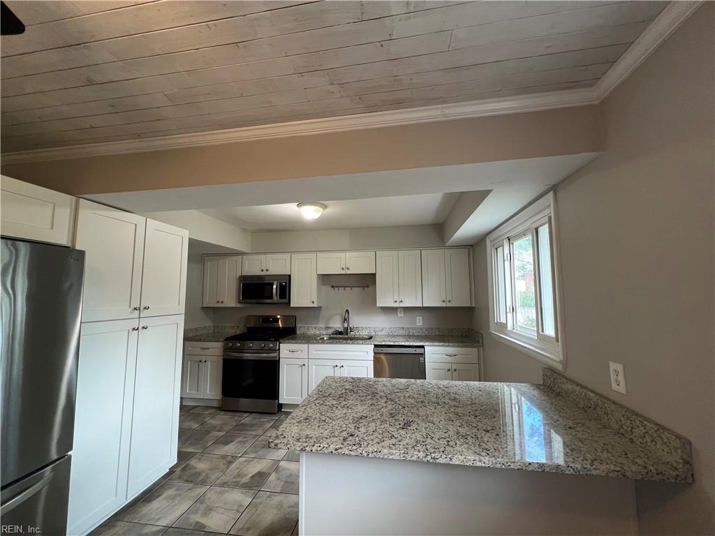 520 Aragona Blvd Property Photo 9