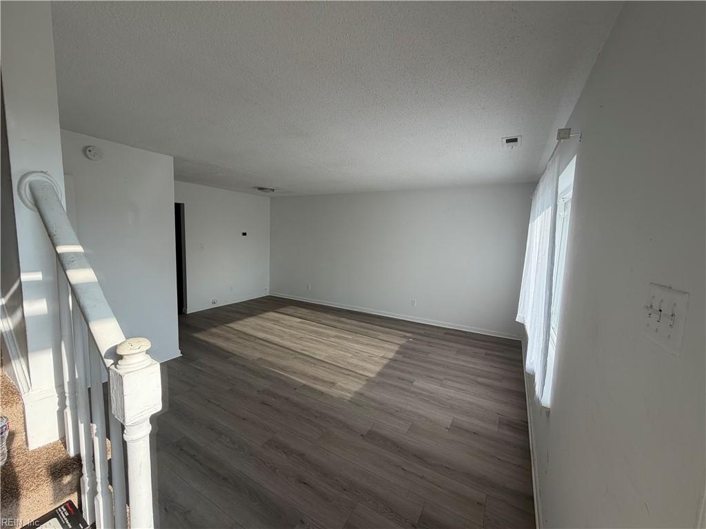 5359 Grand Lake Cres Property Photo 3