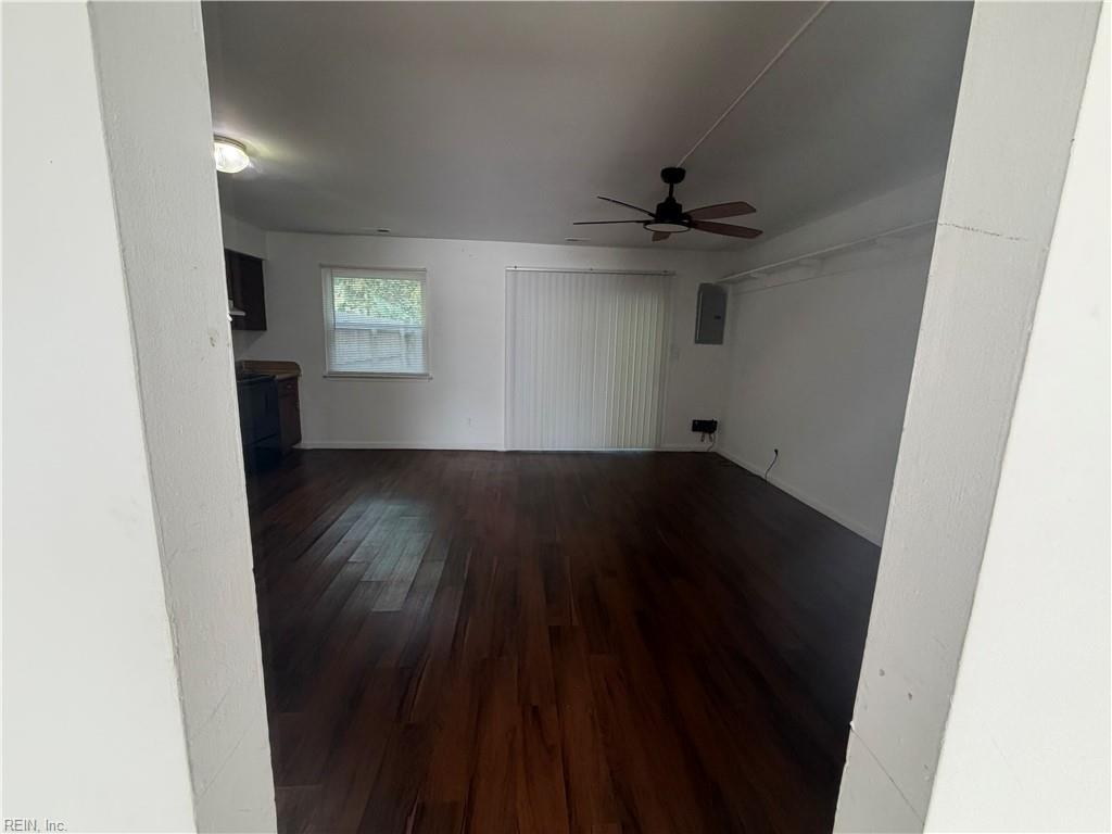 5359 Grand Lake Cres Property Photo 5