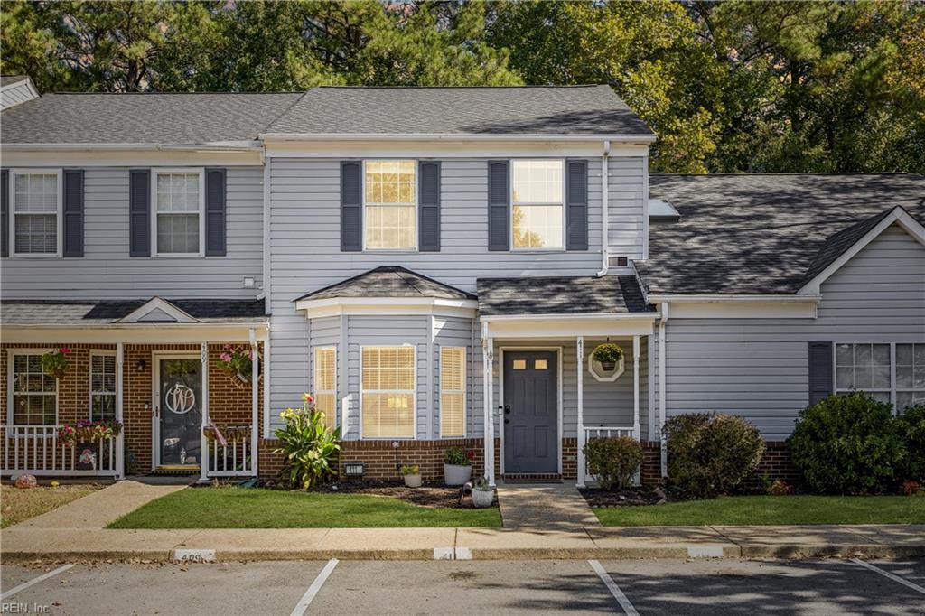 411 Wrought Iron Bnd Property Photo 1