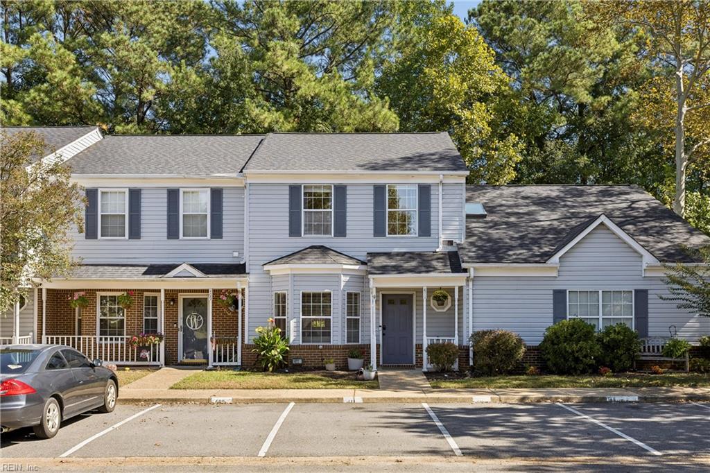 411 Wrought Iron Bnd Property Photo 2
