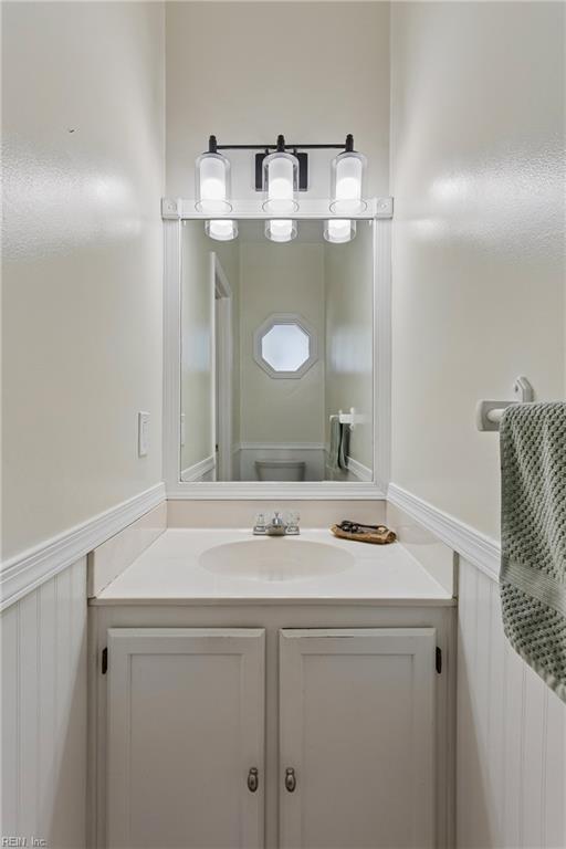 411 Wrought Iron Bnd Property Photo 6