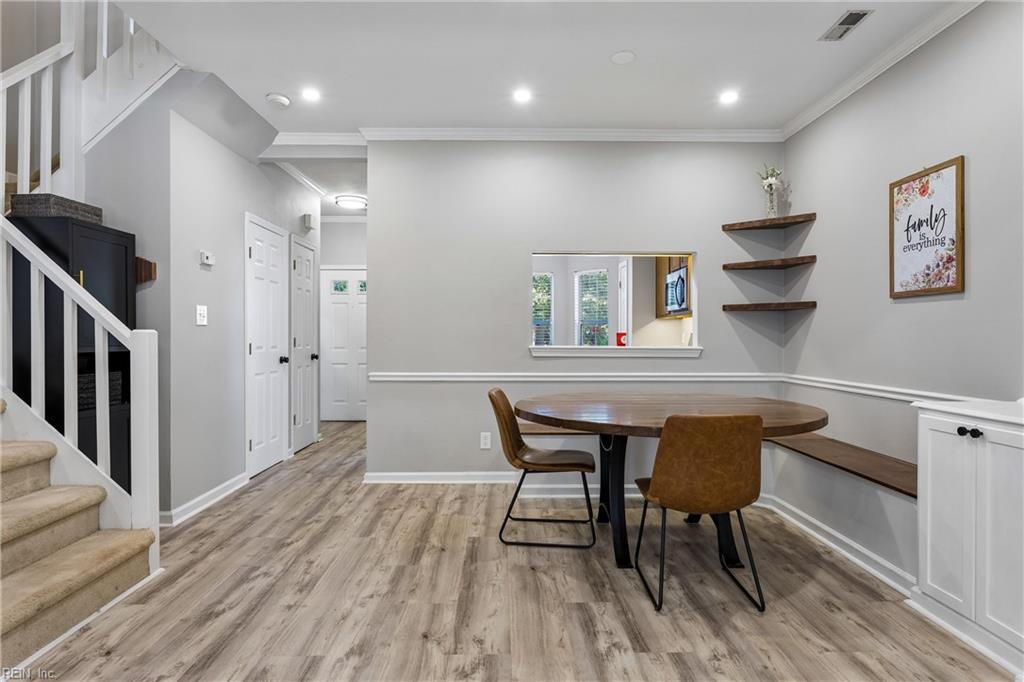 411 Wrought Iron Bnd Property Photo 15