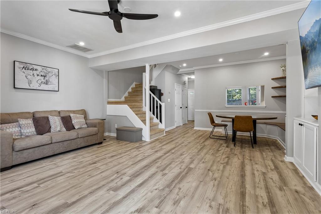 411 Wrought Iron Bnd Property Photo 22
