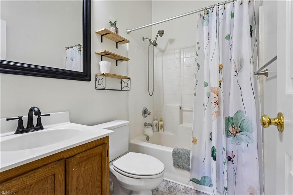 411 Wrought Iron Bnd Property Photo 26