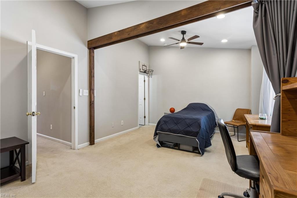 411 Wrought Iron Bnd Property Photo 28
