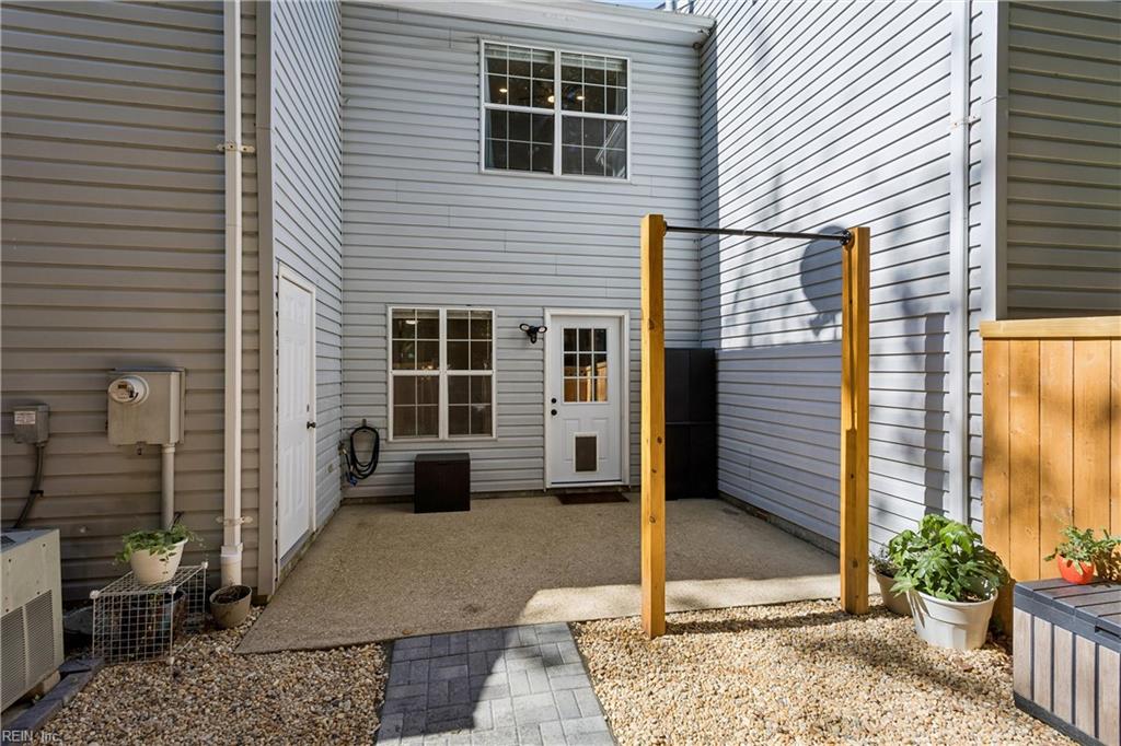 411 Wrought Iron Bnd Property Photo 37