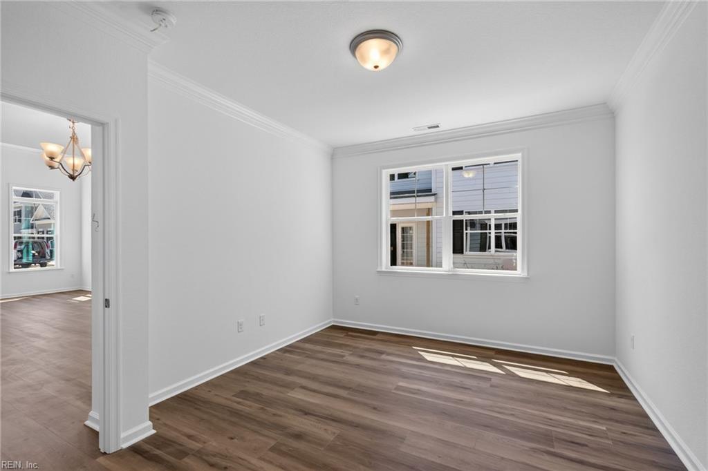 2042 Mango St Property Photo 11