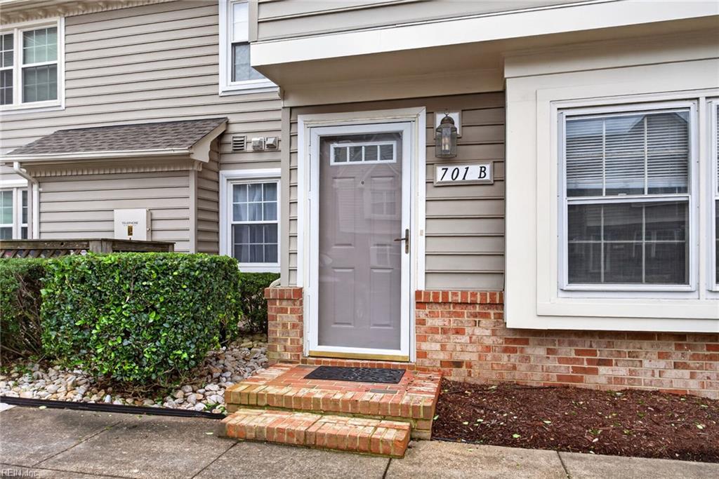 701 New River Ct Property Photo 2