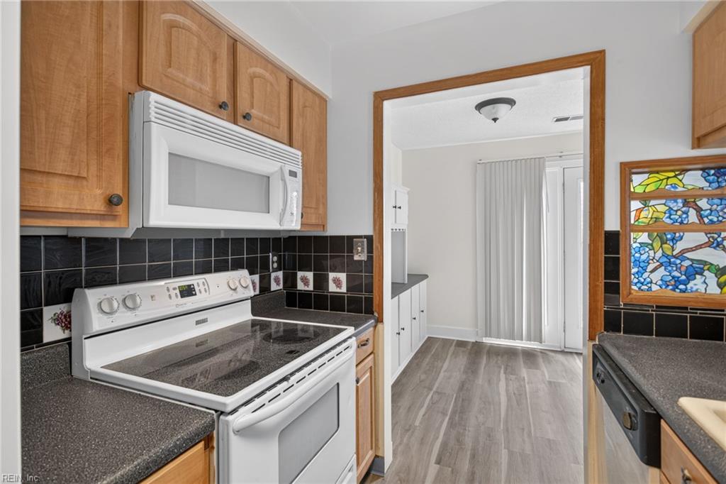 701 New River Ct Property Photo 14