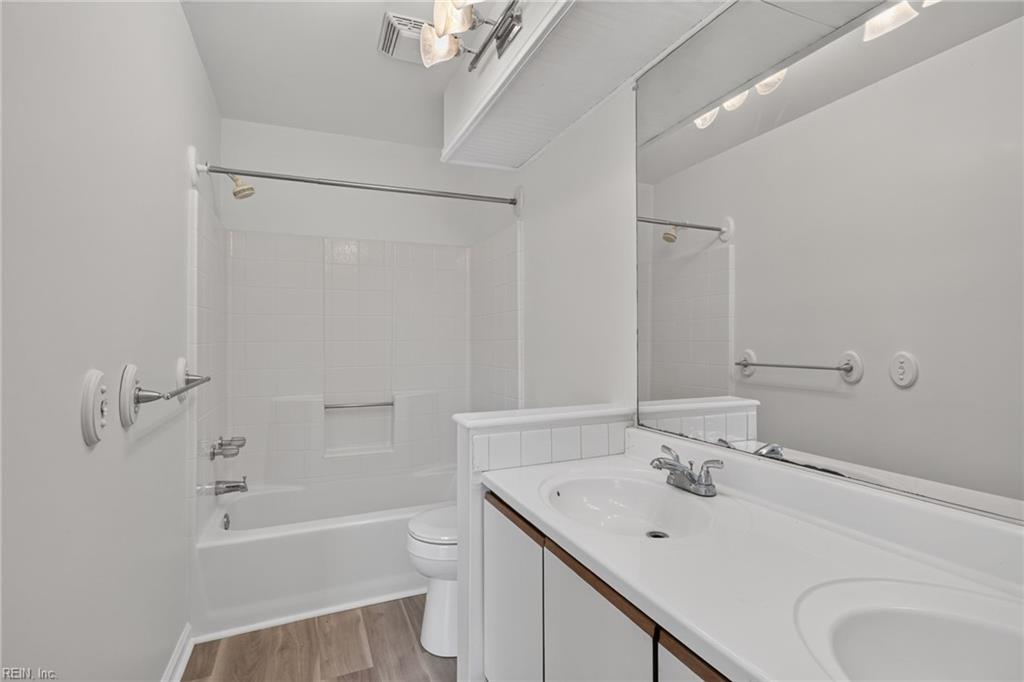 701 New River Ct Property Photo 20